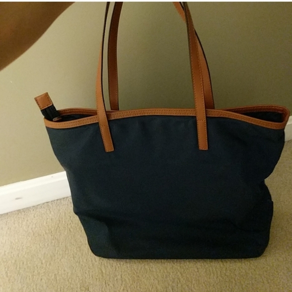 Michael Kors Bag.. Used a couple of times. Great condition. - Picture 2 of 4